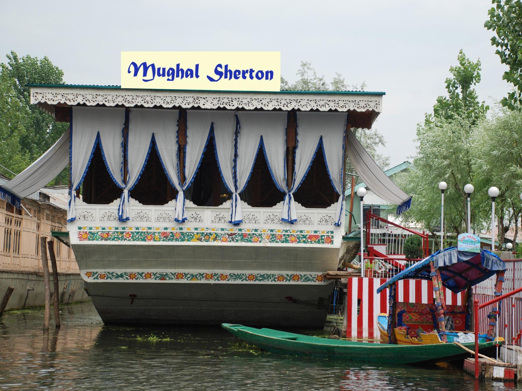 The Mughal Sheraton Houseboat Hotel Durgjan Exterior photo