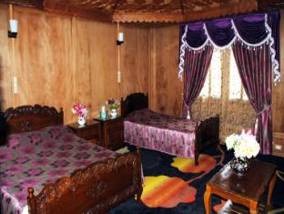 The Mughal Sheraton Houseboat Hotel Durgjan Exterior photo